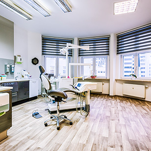 Einer unserer modern gestalteten Behandlungsräume.